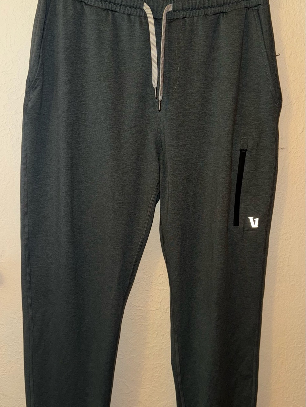 Men’s Vuori Charcoal Gray Performance Joggers